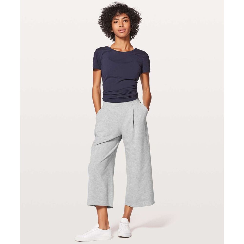 Lululemon Can You Feel The Pleat Crop *21" Heathered Power Grey Size 2